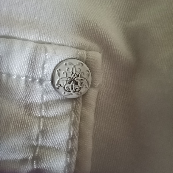 White Denver Hayes Capri Pants - Picture 7 of 11